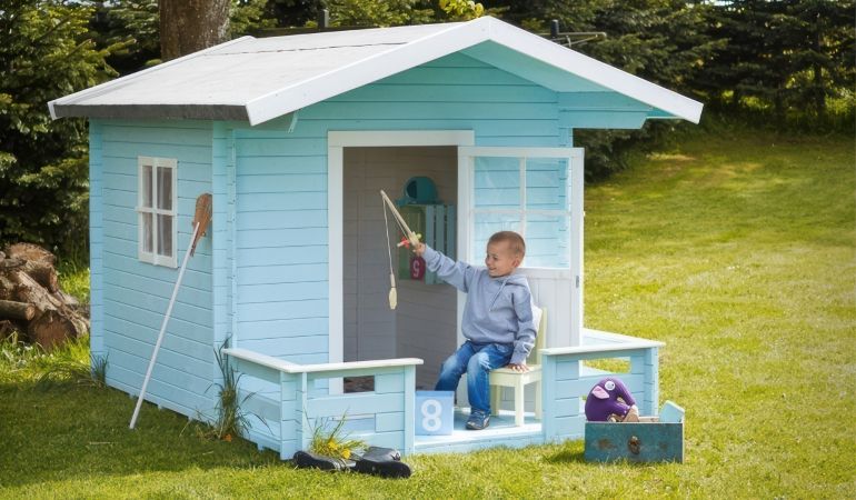 238 x 215 x 190 cm Spielhaus mit Terrasse zum Toben, Spielen oder Lesen